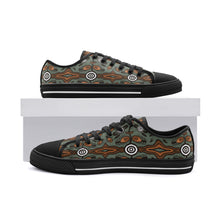 Load image into Gallery viewer, Indigenous design Unisex Low Top Canvas Shoes
